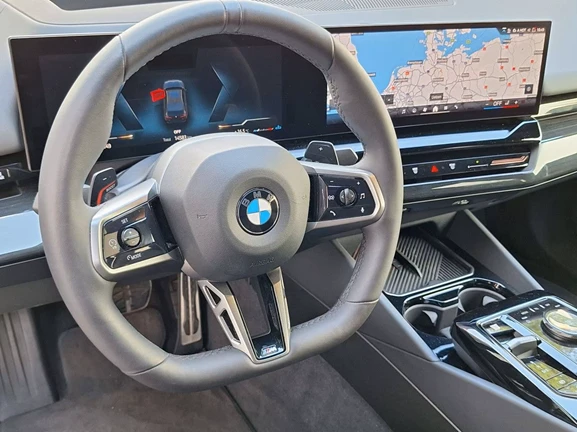 BMW 520 i = M-Sport Pro = Shadow Line Гаранция - изображение 4