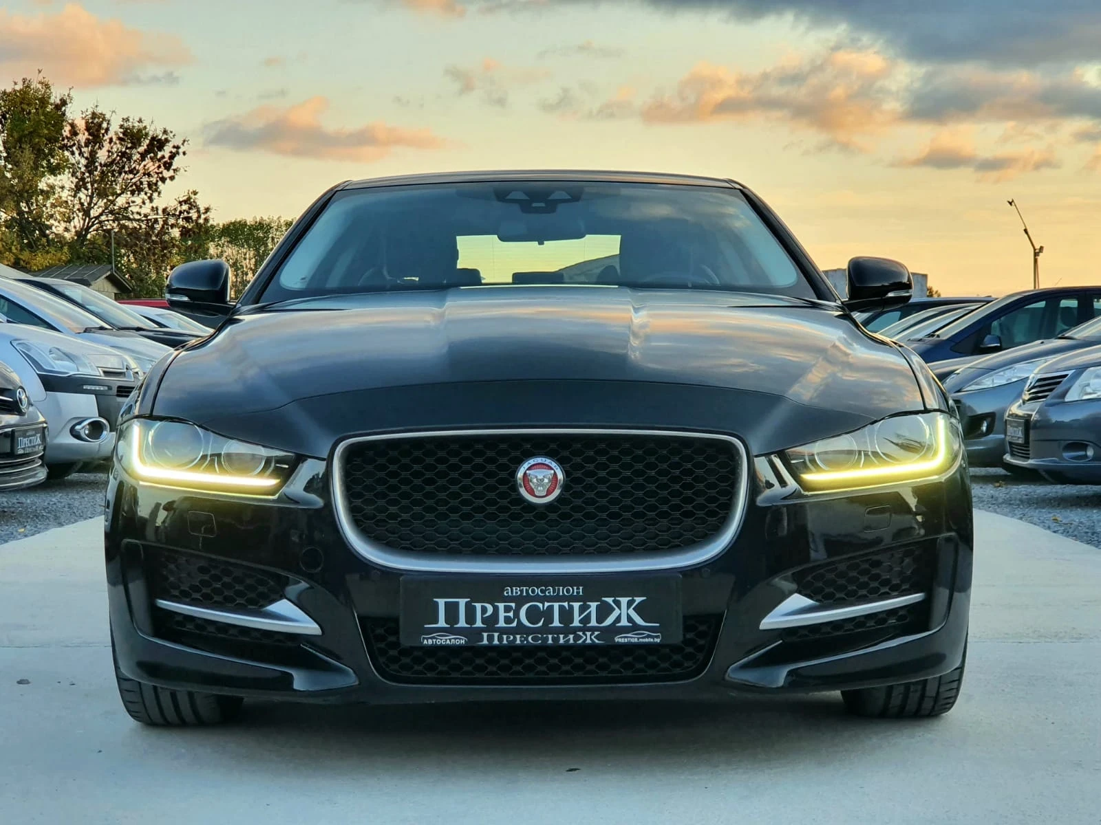 Jaguar XE 2.0D R-SPORT - изображение 2