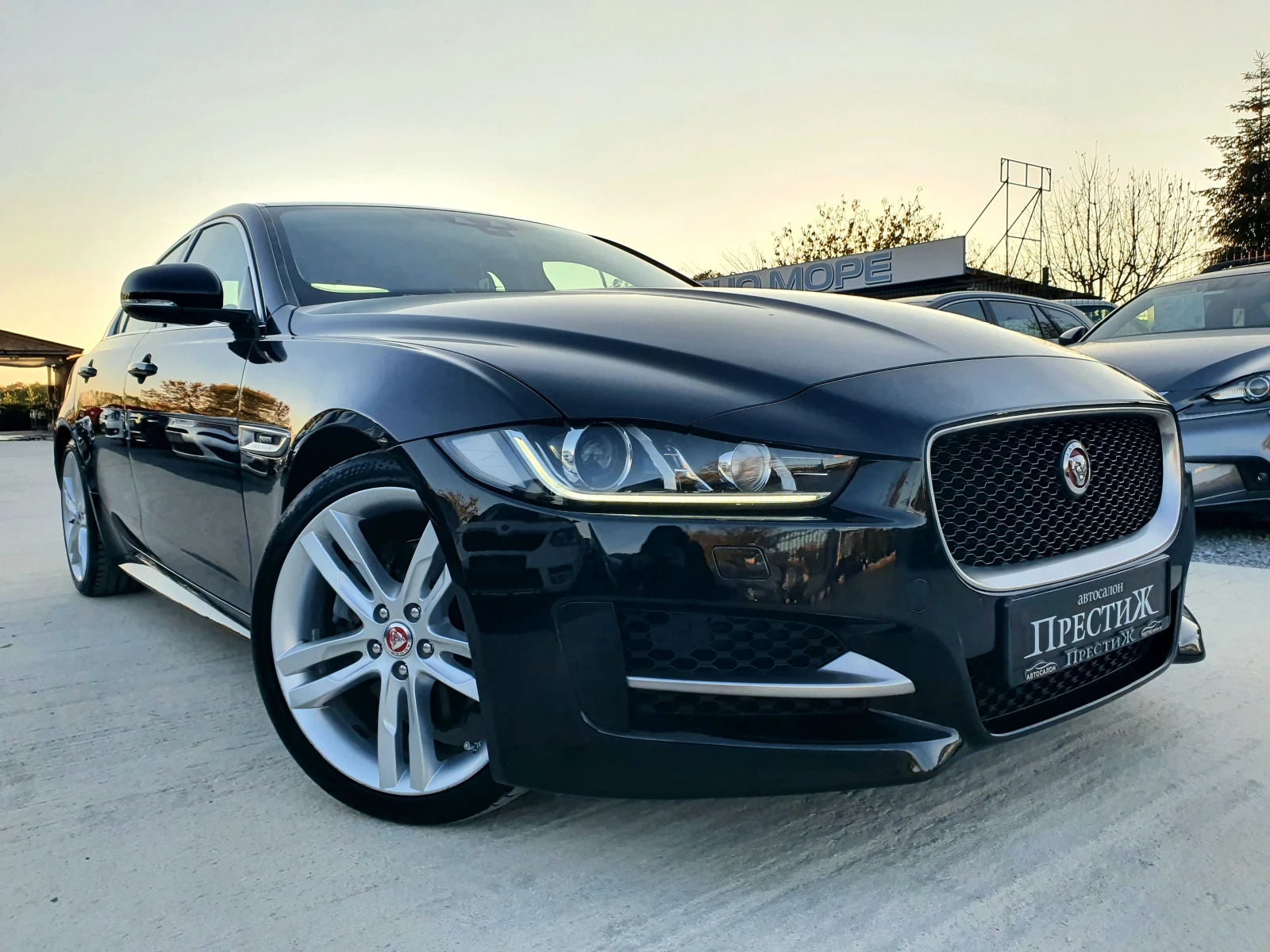 Jaguar XE 2.0D R-SPORT - изображение 3