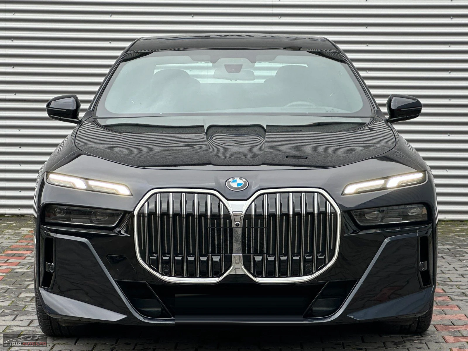 BMW 740 xDRIVE/286HP/M-SPORT/PANO/LUFT/ICONIC/HUD/360/264v - изображение 2