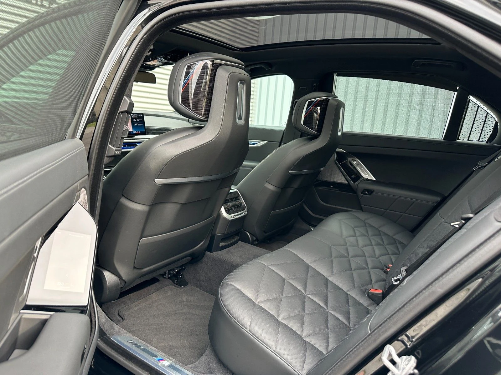 BMW 740 xDRIVE/286HP/M-SPORT/PANO/LUFT/ICONIC/HUD/360/264v - изображение 10