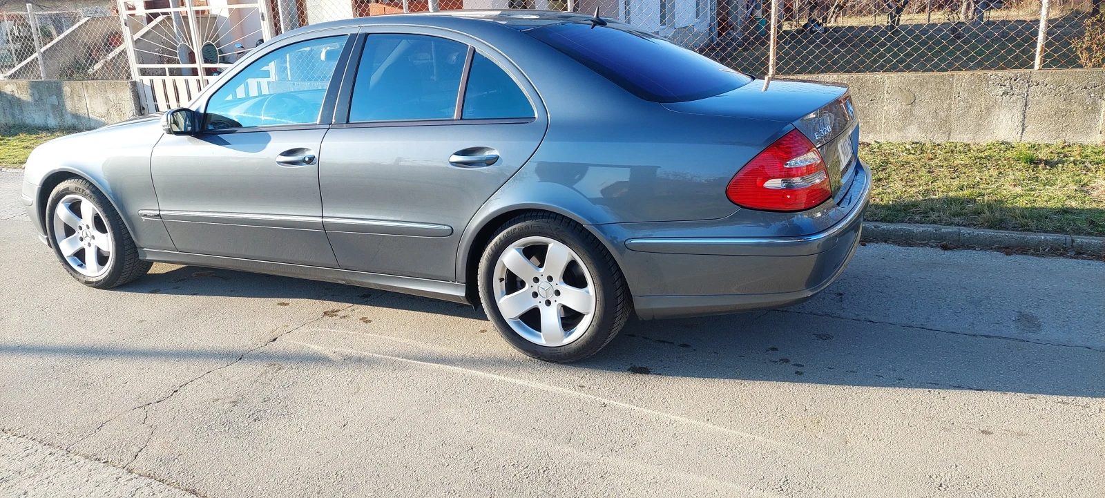 Mercedes-Benz E 320  - изображение 7