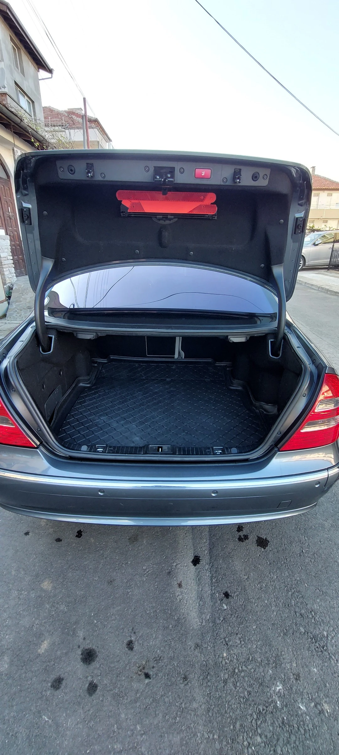 Mercedes-Benz E 320  - изображение 3