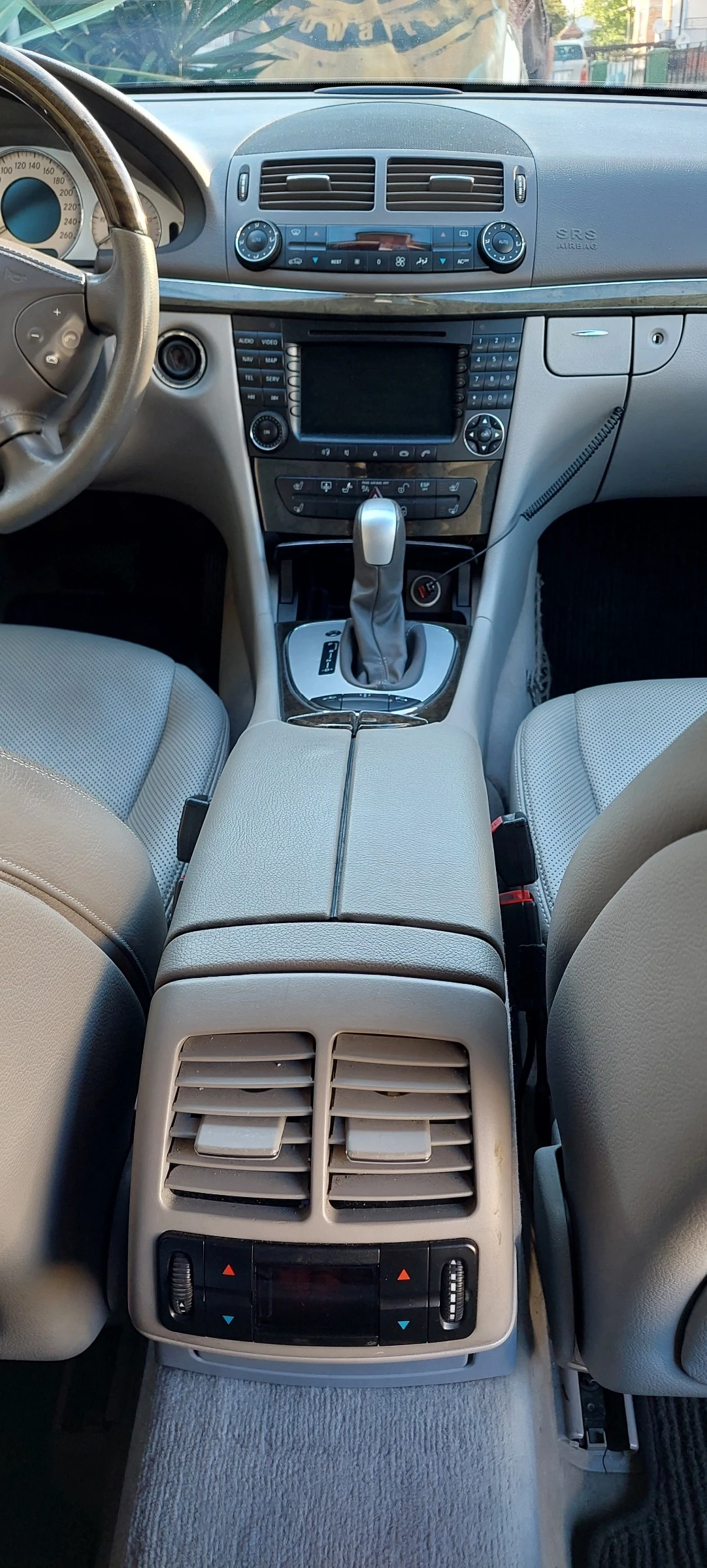 Mercedes-Benz E 320  - изображение 2
