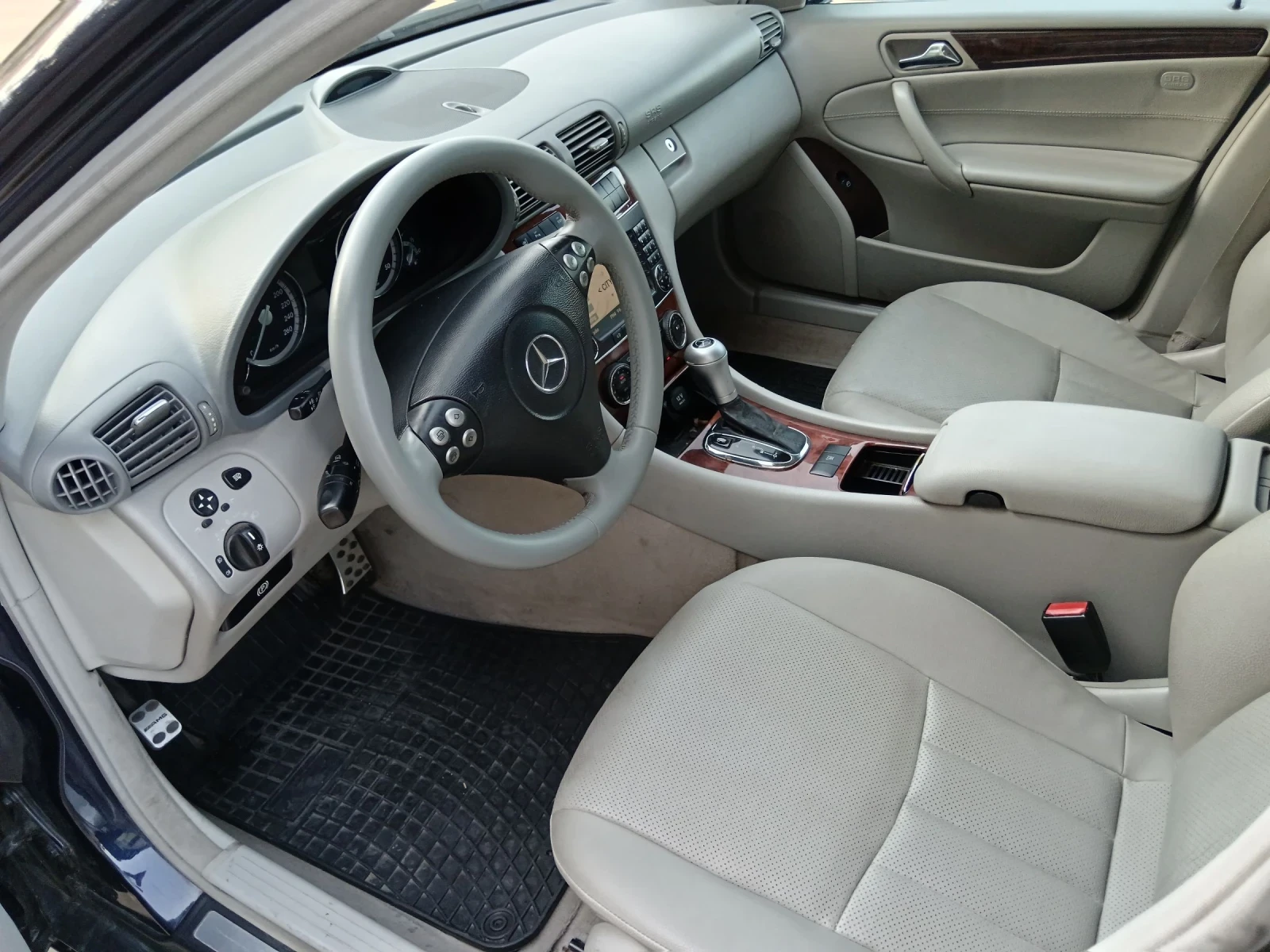 Mercedes-Benz C 220 Спорт Едишън  - изображение 7