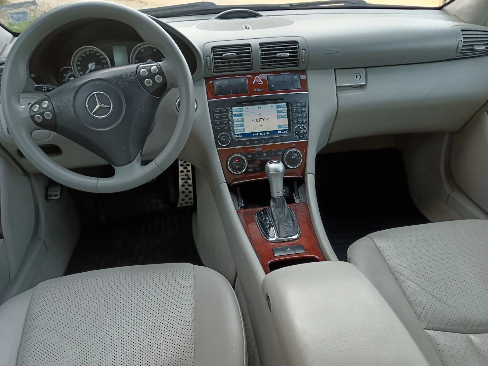 Mercedes-Benz C 220 Спорт Едишън  - изображение 9