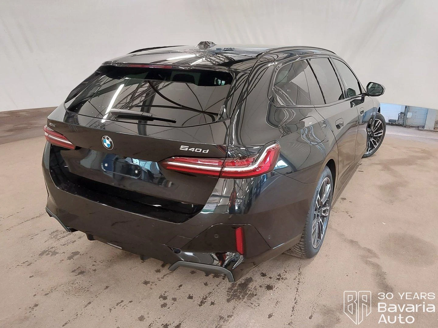 BMW 540 d xDrive Touring M Sport Paket - изображение 3