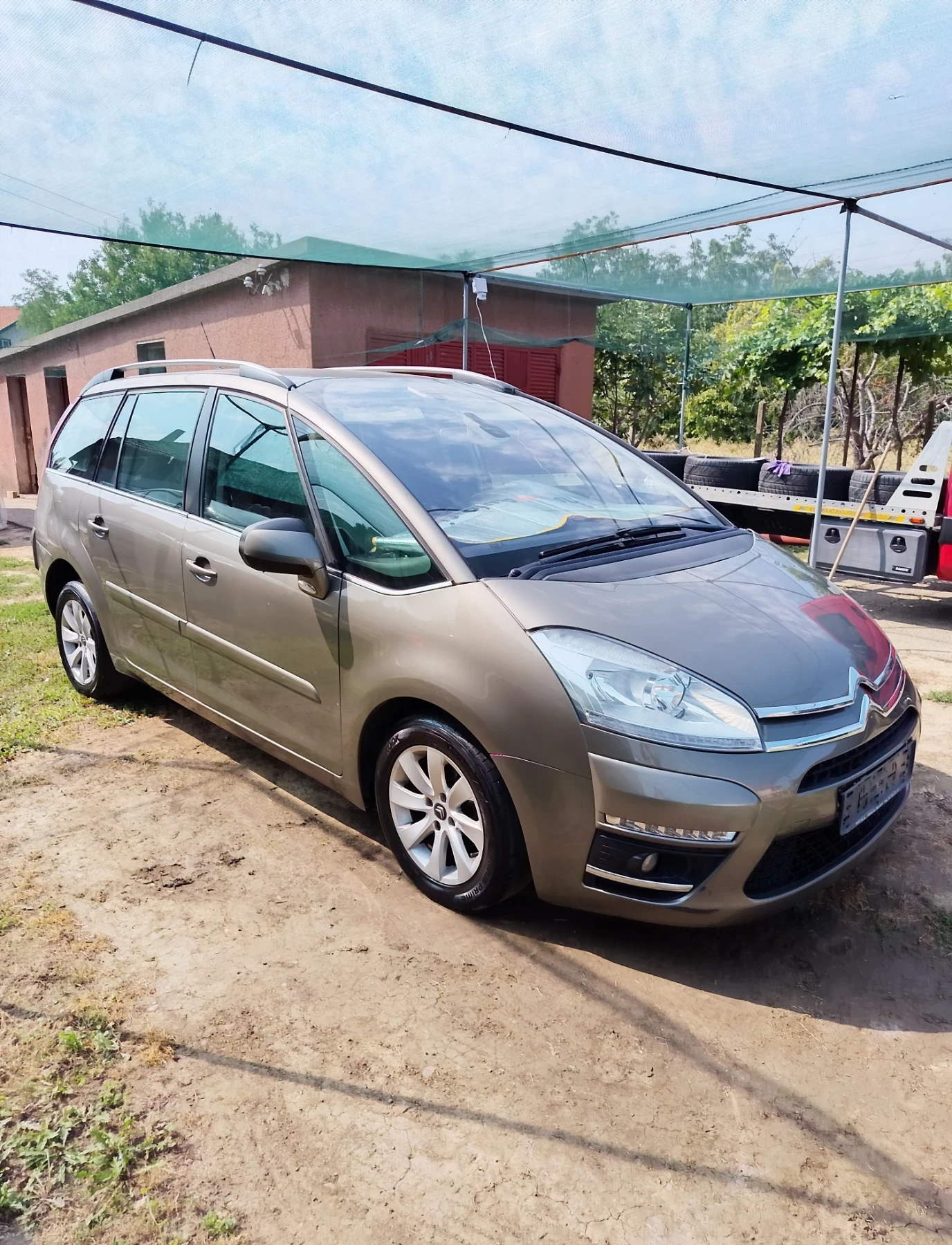 Citroen Grand C4 Picasso 1.6hdi 112кс 7м - изображение 2