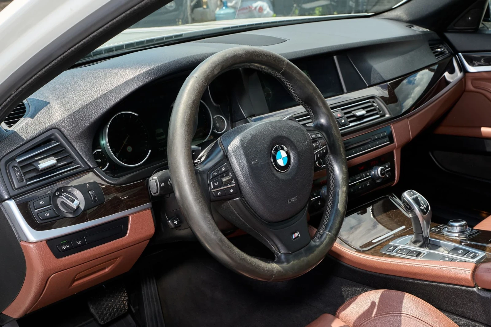 BMW 535 3.5d XDrive , снимка 8 - Автомобили и джипове - 52052212
