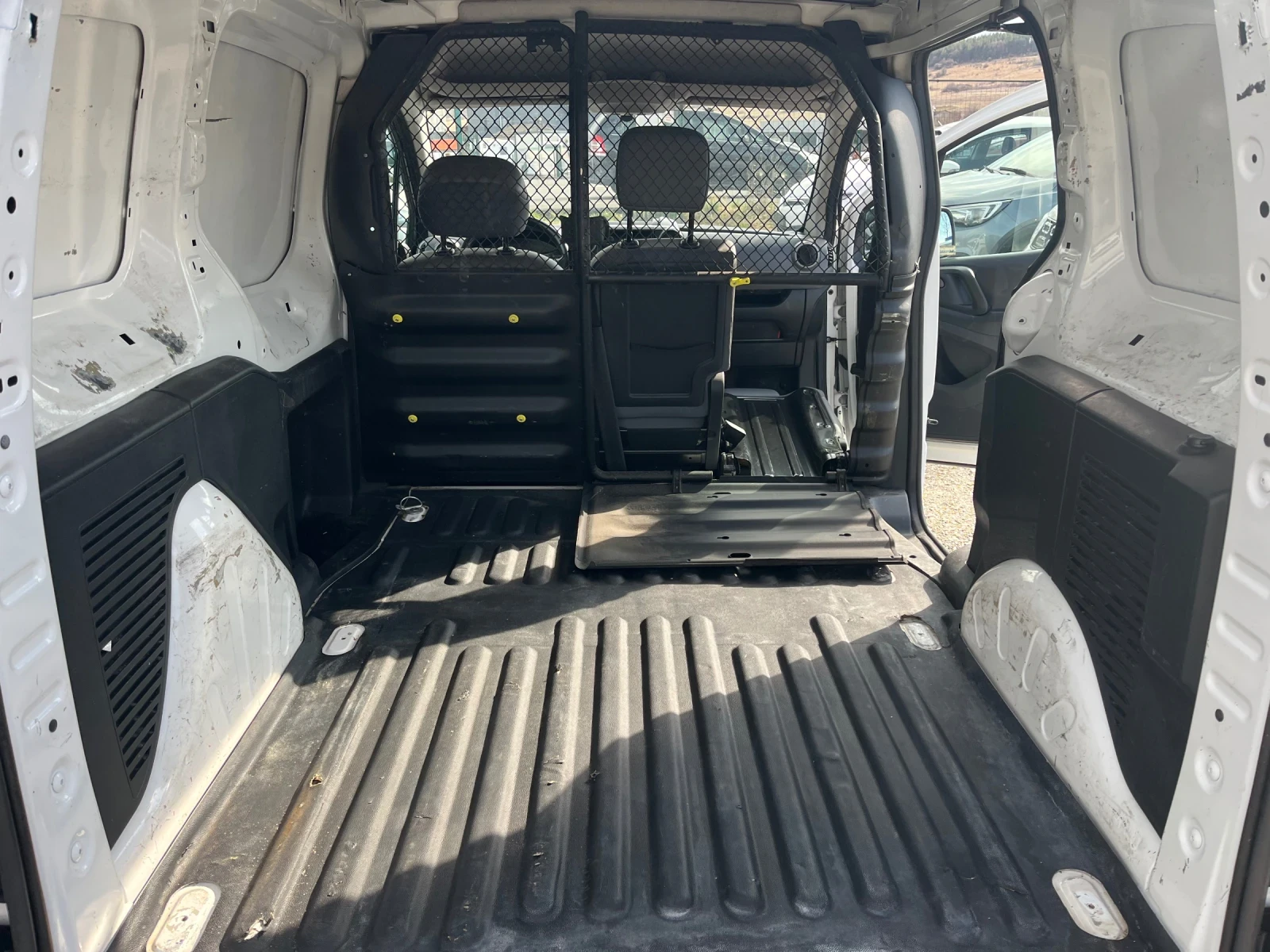 Citroen Berlingo 1.6hdi 110 Top, снимка 12 - Автомобили и джипове - 53939826