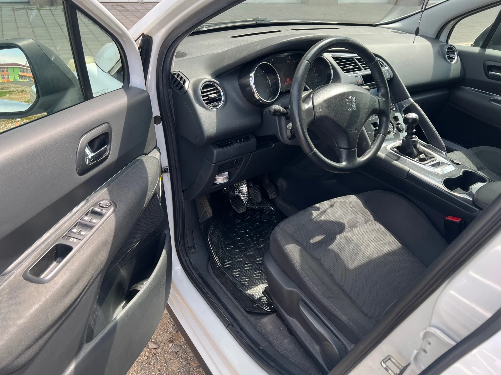 Peugeot 3008 1.6 HDi, снимка 11 - Автомобили и джипове - 54269127