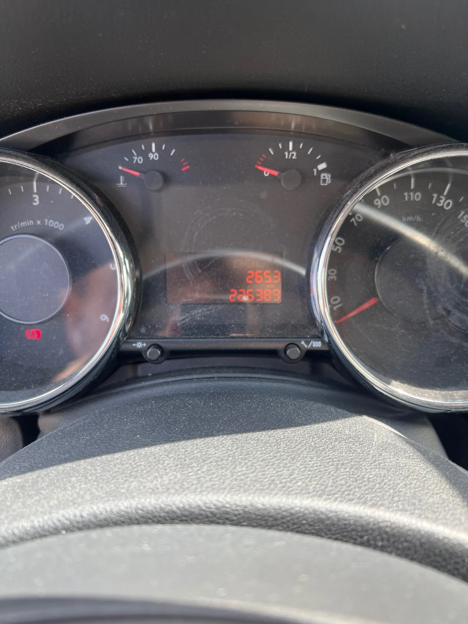 Peugeot 3008 1.6 HDi, снимка 9 - Автомобили и джипове - 54269127