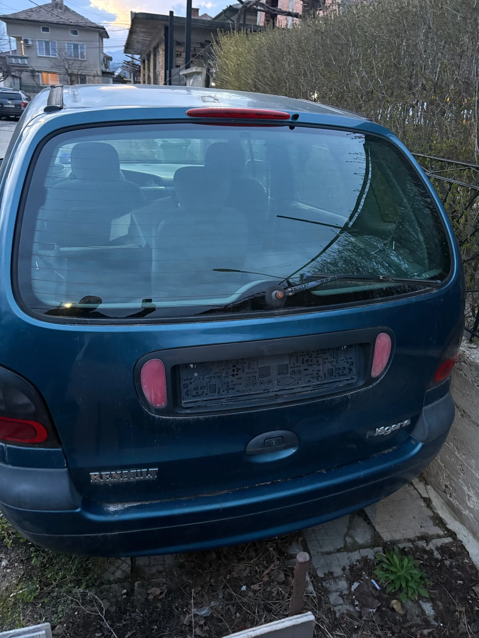 Renault Scenic, снимка 3 - Автомобили и джипове - 54320728