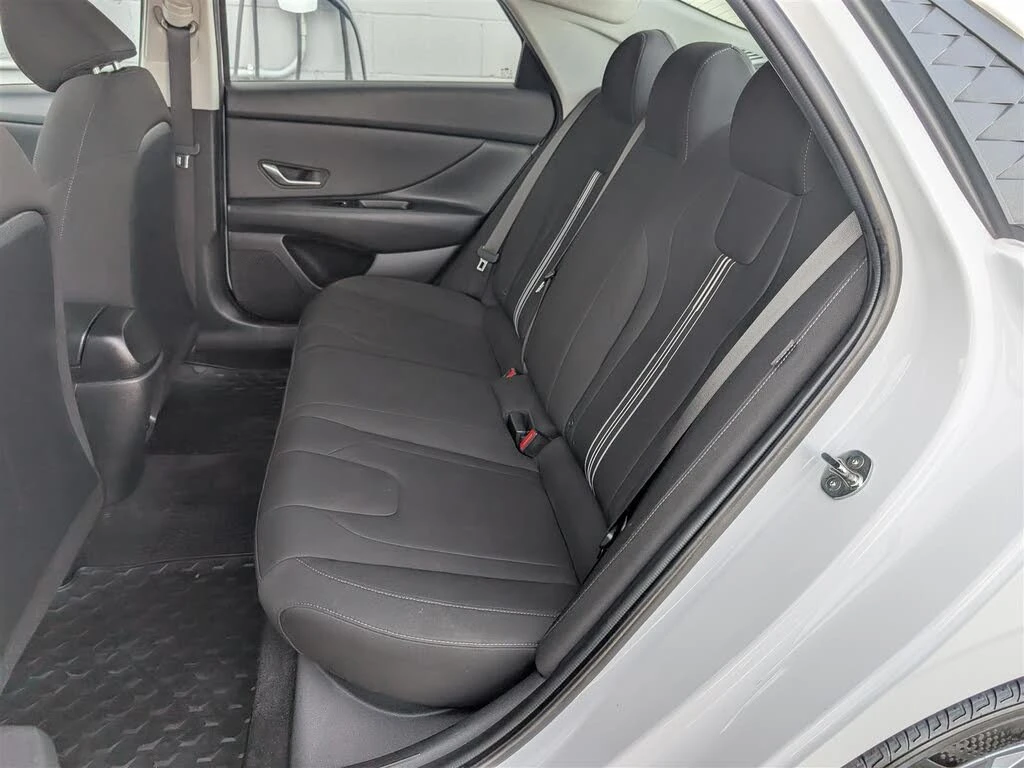 Hyundai Elantra Preferred* FWD* АвтоКредит* (ЦЕНА ДО БГ)* , снимка 14 - Автомобили и джипове - 54453785