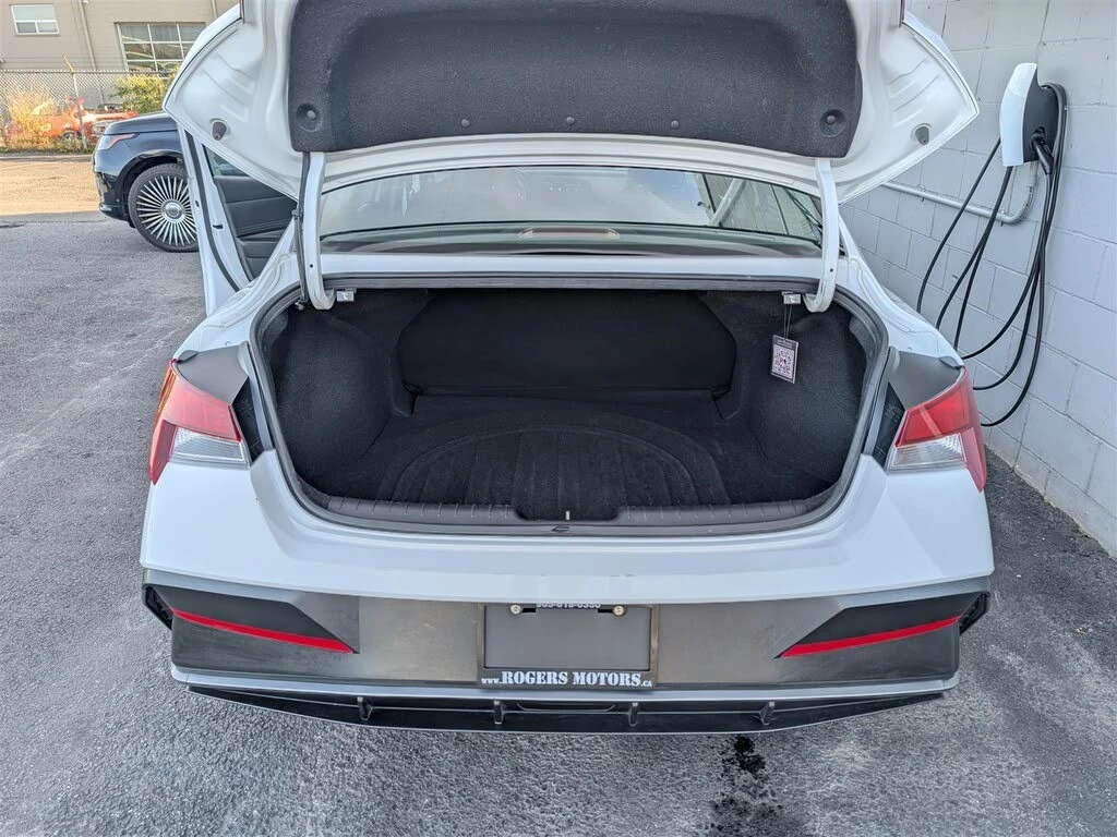 Hyundai Elantra Preferred* FWD* АвтоКредит* (ЦЕНА ДО БГ)* , снимка 15 - Автомобили и джипове - 54453785