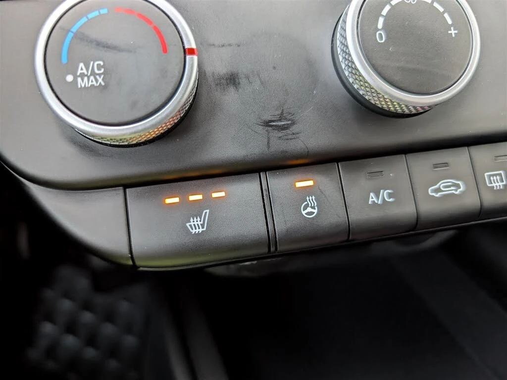 Hyundai Elantra Preferred* FWD* АвтоКредит* (ЦЕНА ДО БГ)* , снимка 11 - Автомобили и джипове - 54453785