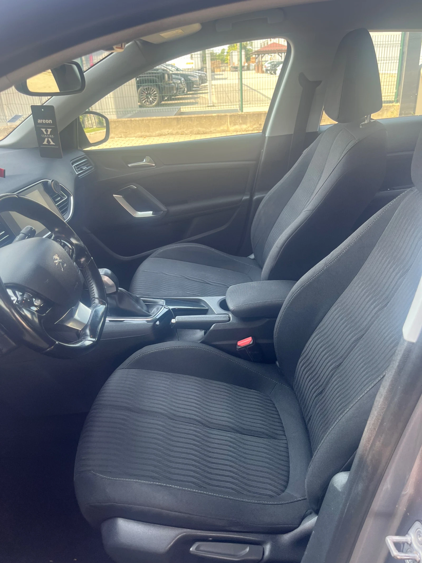 Peugeot 308 1.6HDI, снимка 8 - Автомобили и джипове - 54902132