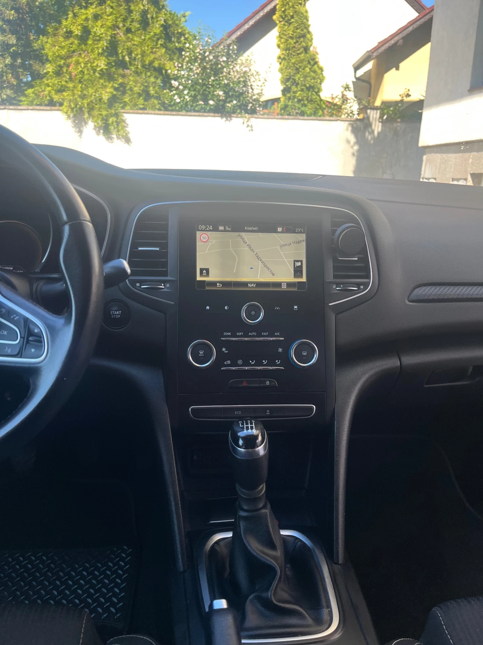Renault Megane 1.5DCI, снимка 9 - Автомобили и джипове - 54902132