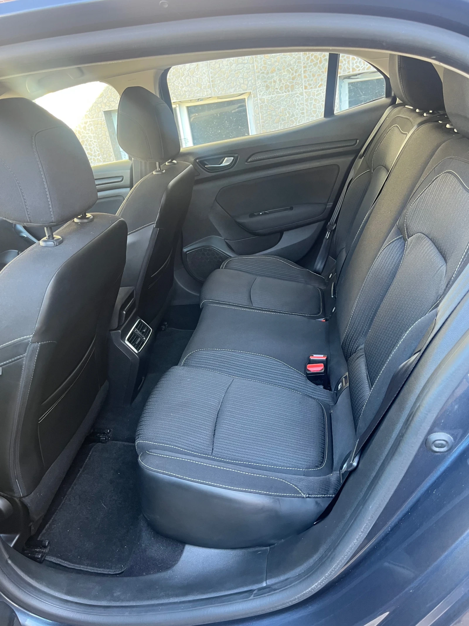 Renault Megane 1.5DCI, снимка 7 - Автомобили и джипове - 54902132