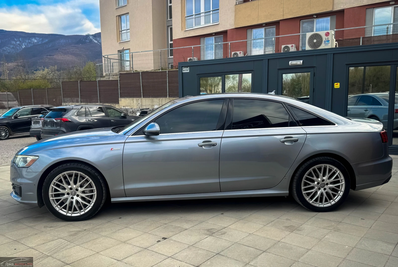 Audi A6 S-LINE/BOSE/CAM/MEMO/KLESS/CAM/LED/NAVI, снимка 2 - Автомобили и джипове - 54924292