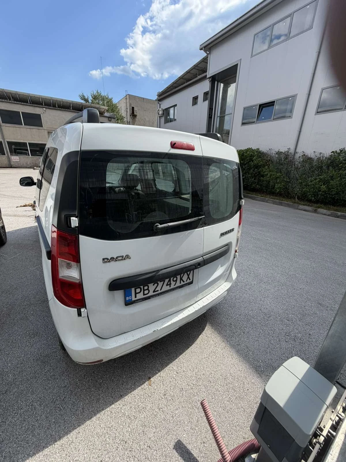 Dacia Dokker Товарен, с право на данъчен кредит, 4 места , снимка 3 - Автомобили и джипове - 54971802