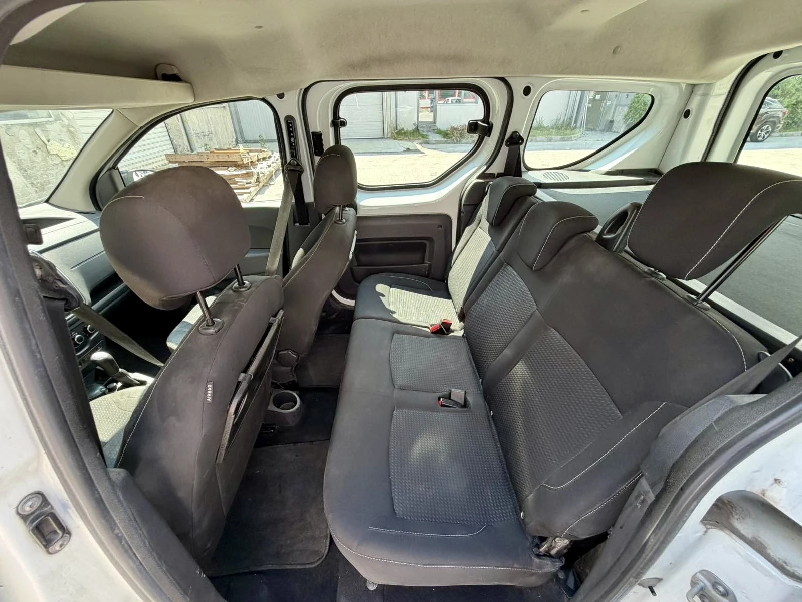Dacia Dokker 1.5 dCi Данъчен кредит, снимка 5 - Автомобили и джипове - 54971802