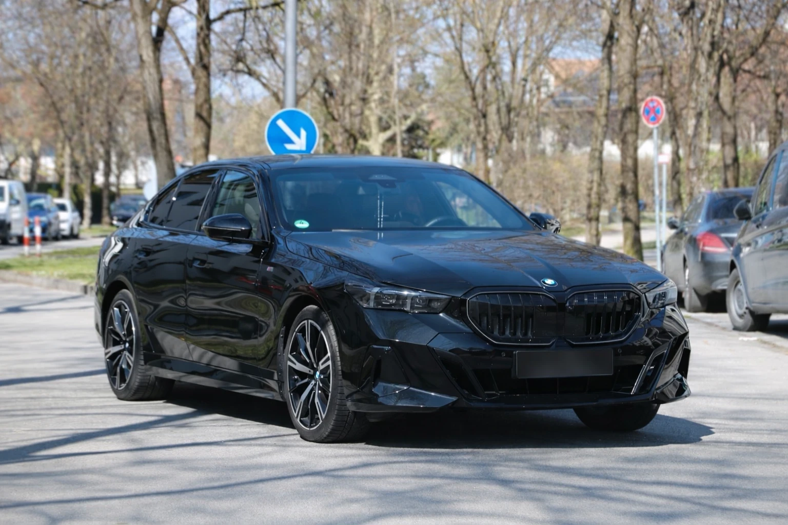 BMW 520 M-Sport PRO.Гаранция.Head-Up/ICONIC/NightVision/, снимка 2 - Автомобили и джипове - 55179658