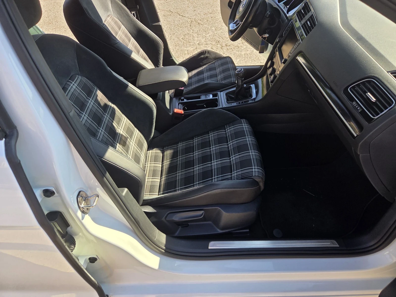 VW Golf 2.0GTD 184ps navi camera, снимка 11 - Автомобили и джипове - 55712808