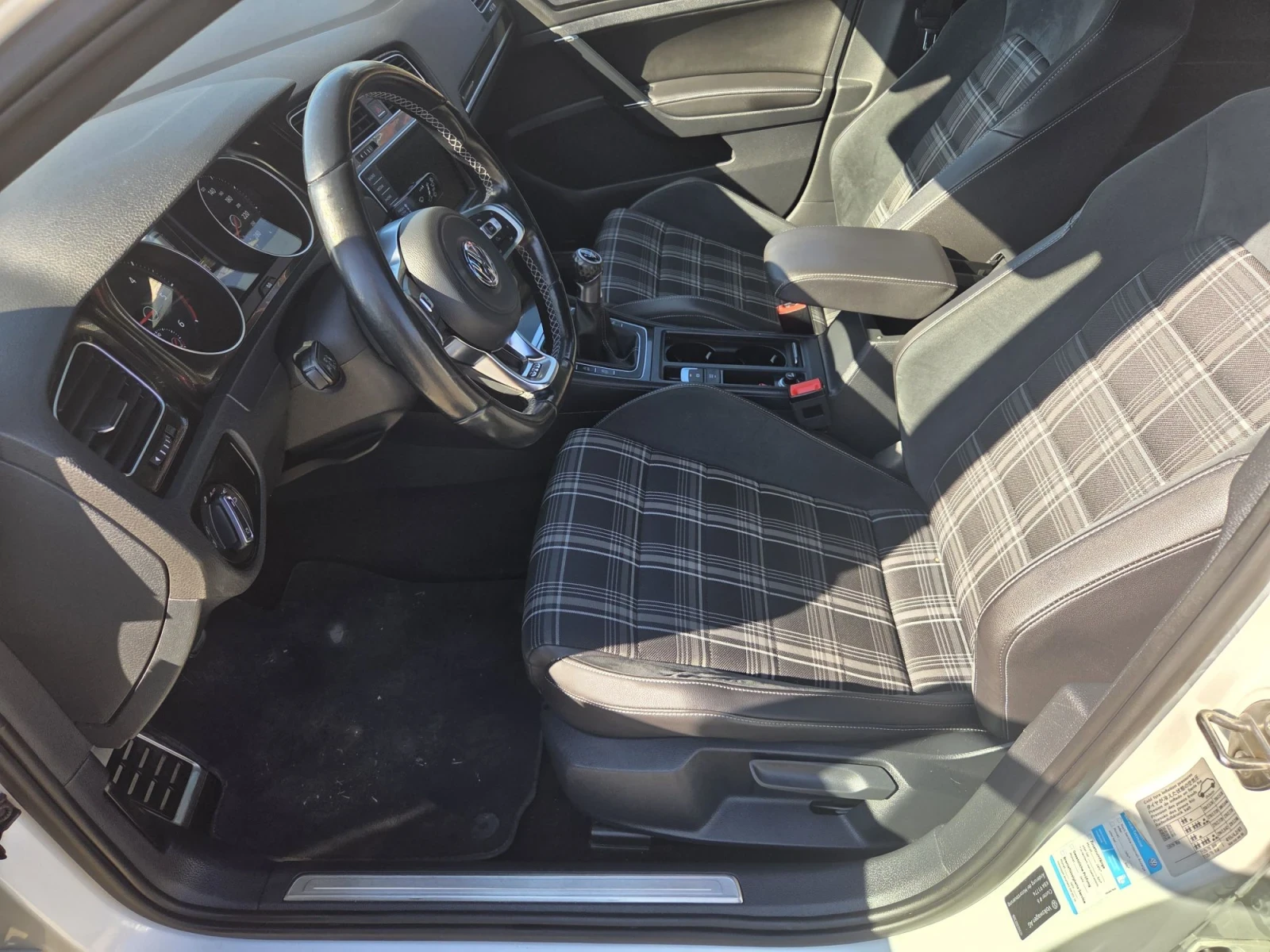 VW Golf 2.0GTD 184ps navi camera, снимка 6 - Автомобили и джипове - 55712808