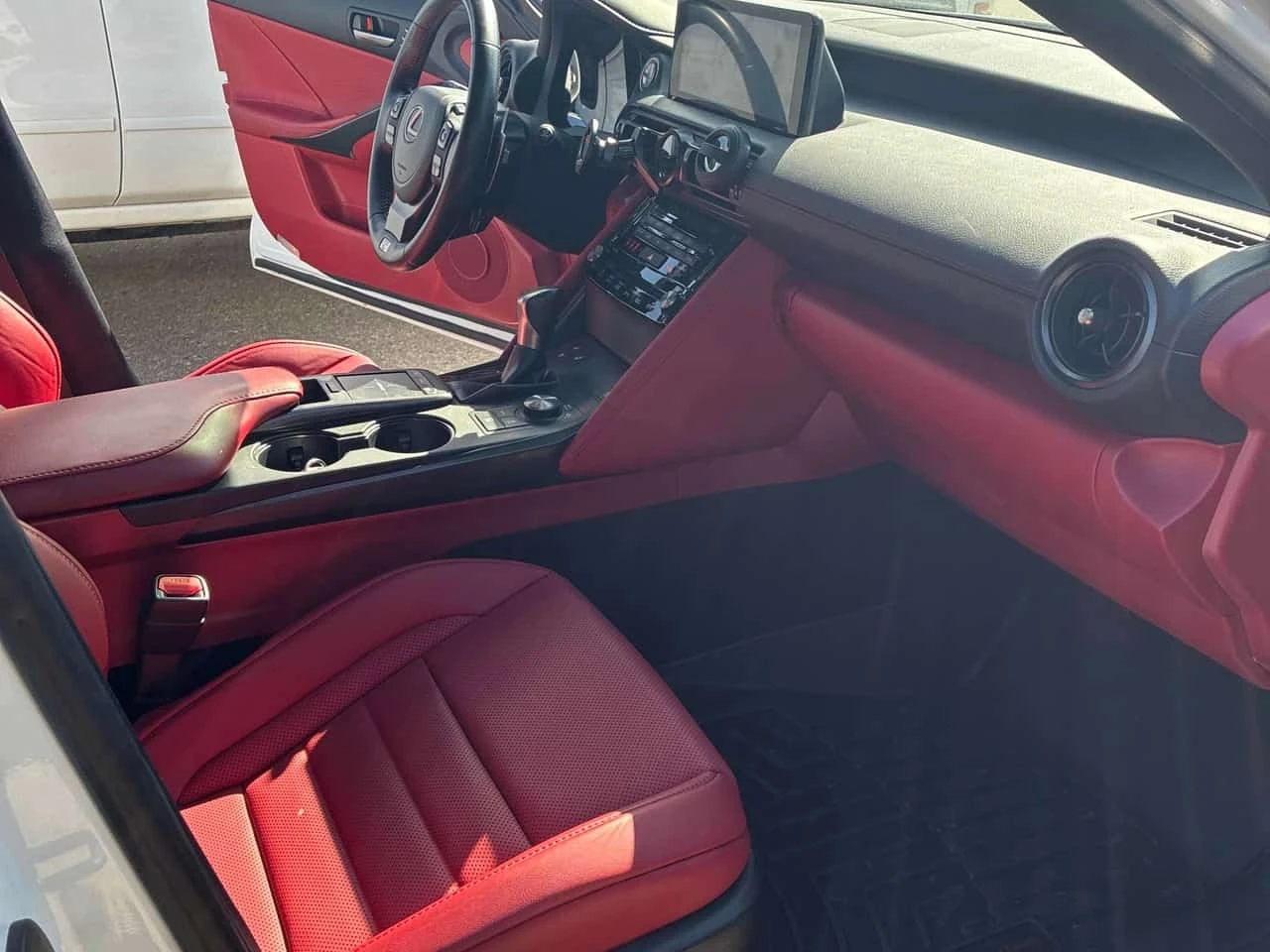 Lexus IS 300 F Sport / Обдухване / Carfax / Автокредит, снимка 16 - Автомобили и джипове - 56198750