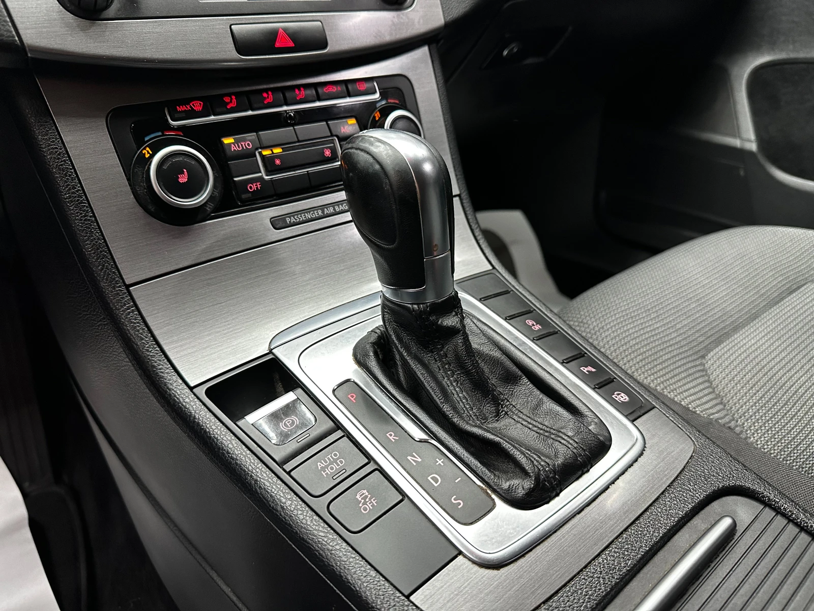 VW Passat 2.0d 140 �.�.  | Mobile.bg � ����������� 10
