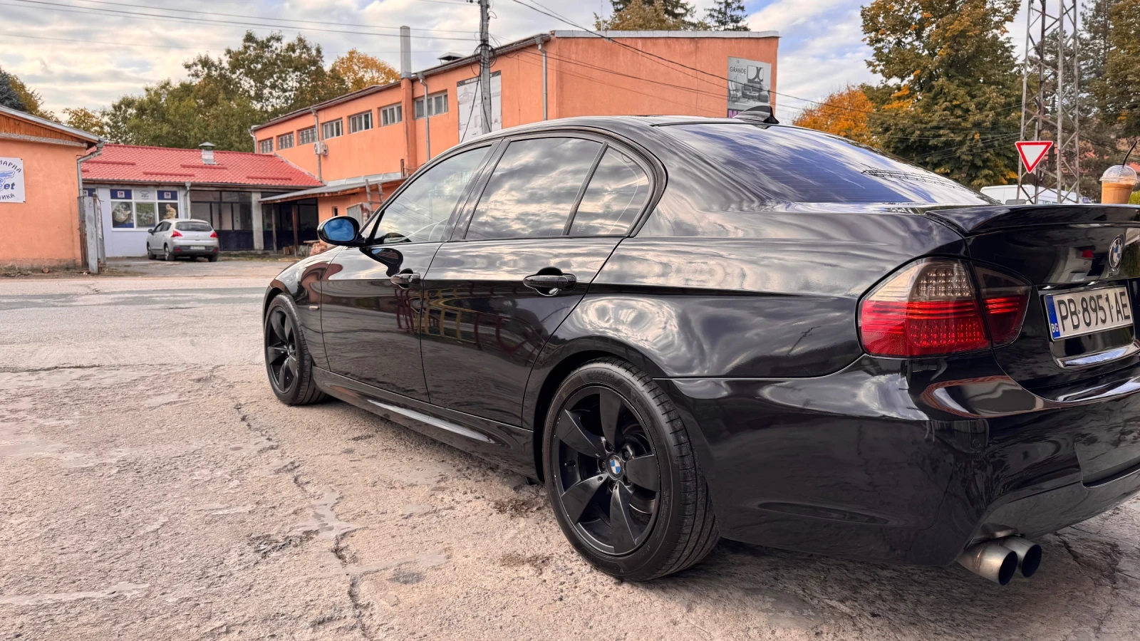 BMW 320 163 к. с. | Фабричен М-пакет | Shad, снимка 2 - Автомобили и джипове - 56719051