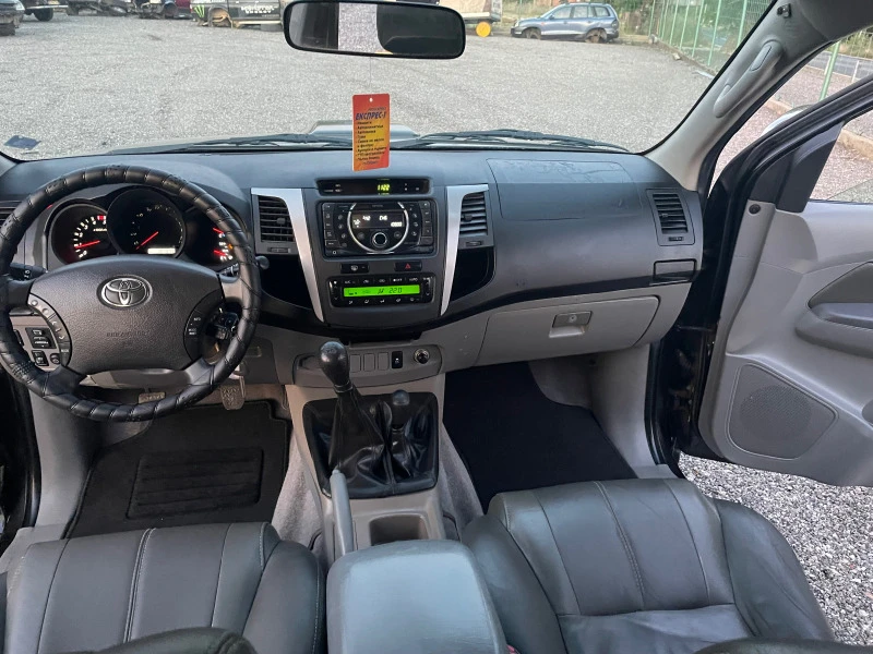 Toyota Hilux 3.0td, снимка 3 - Автомобили и джипове - 47445445