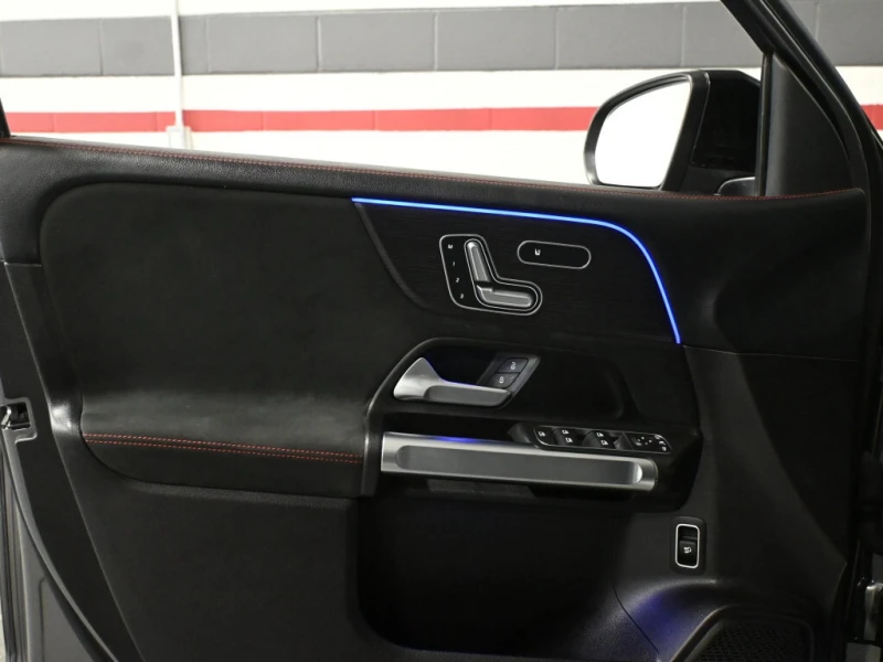 Mercedes-Benz GLB * 250 4MATIC No Accident AMG Night Package Ambient, снимка 11 - Автомобили и джипове - 52977669