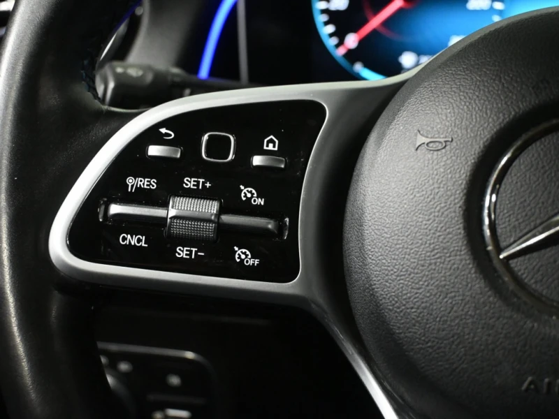 Mercedes-Benz GLB * 250 4MATIC No Accident AMG Night Package Ambient, снимка 14 - Автомобили и джипове - 52977669