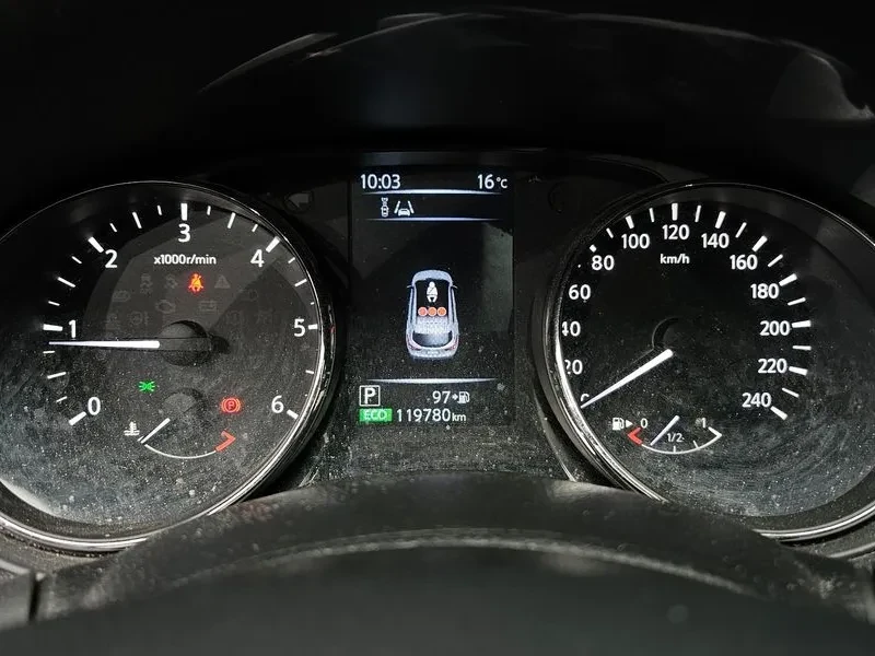 Nissan Qashqai 2Nd Generation 1.6 Sl, снимка 8 - Автомобили и джипове - 55011416