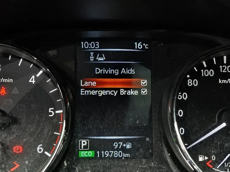 Nissan Qashqai 2Nd Generation 1.6 Sl, снимка 16 - Автомобили и джипове - 55011416