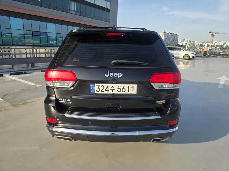Jeep Grand cherokee 3.0 DIESEL OVERLAND SUMMIT WK2, снимка 4 - Автомобили и джипове - 55299128
