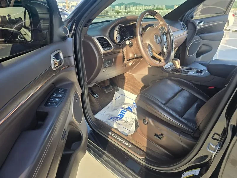Jeep Grand cherokee 3.0 DIESEL OVERLAND SUMMIT WK2, снимка 11 - Автомобили и джипове - 55299128