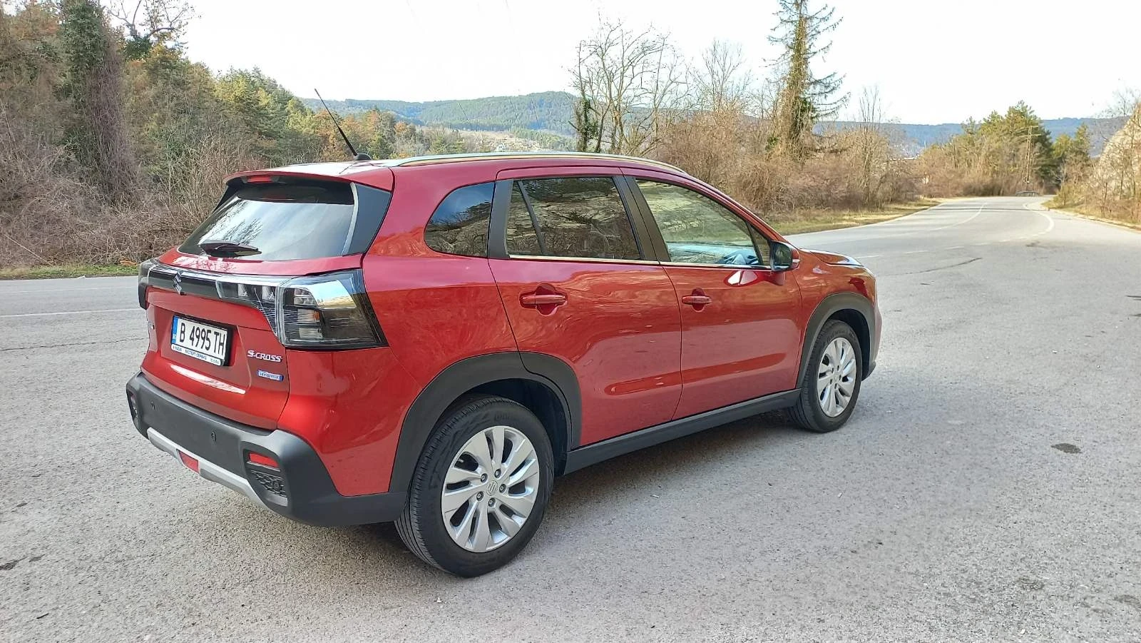 Suzuki SX4 S-Cross Hybrid  - изображение 3