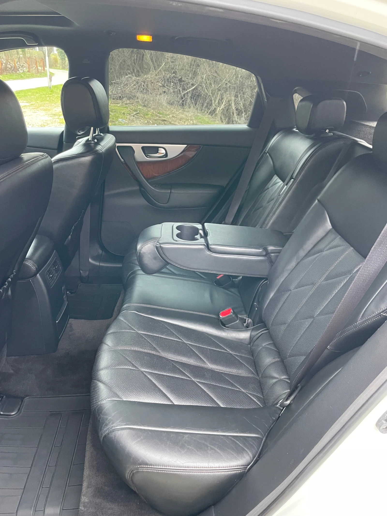 Infiniti QX70 3.0ds fx30s 360* distr* led* obduh, снимка 10 - Автомобили и джипове - 53928952