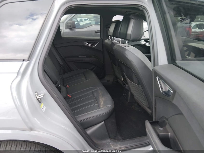 Audi Q4 E-Tron Premium 55 Quattro, снимка 8 - Автомобили и джипове - 54874810