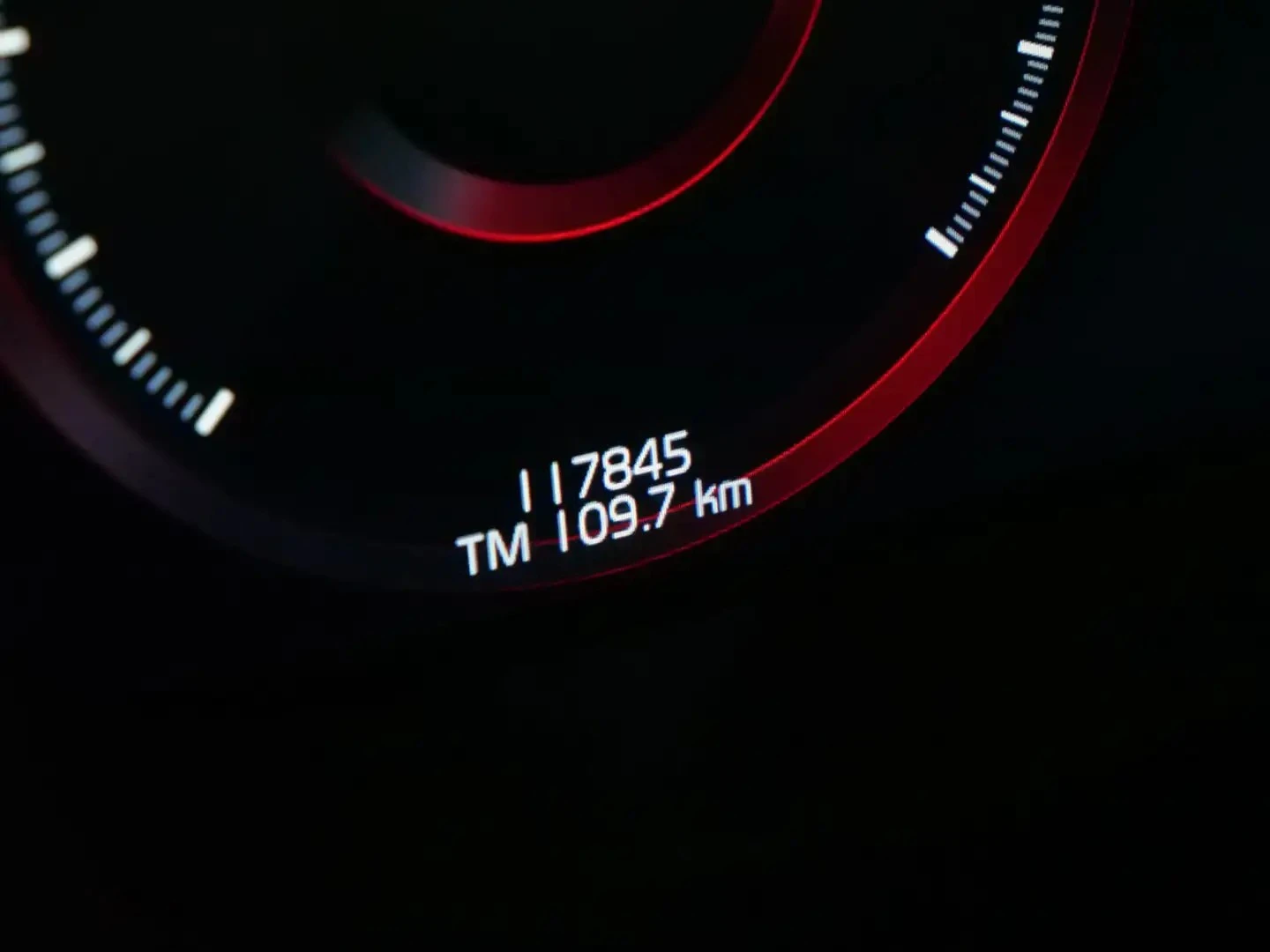Volvo XC60 R-Design Premium Pack Автокредит Цена до България, снимка 9 - Автомобили и джипове - 55299696