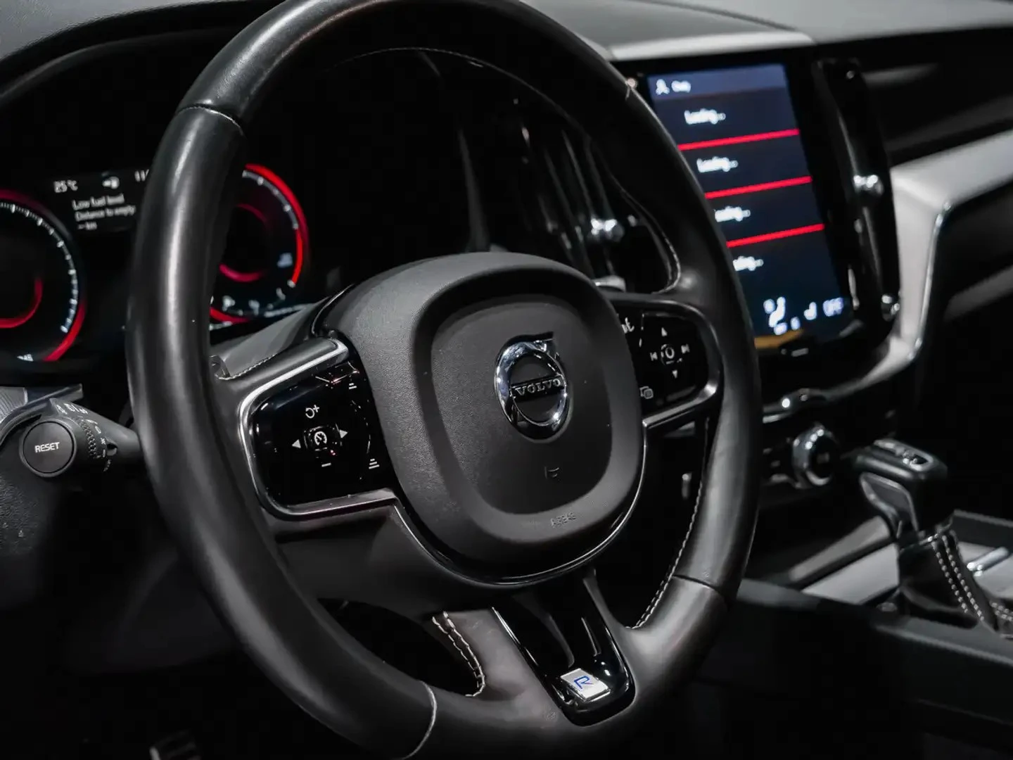 Volvo XC60 R-Design Premium Pack Автокредит Цена до България, снимка 7 - Автомобили и джипове - 55299696