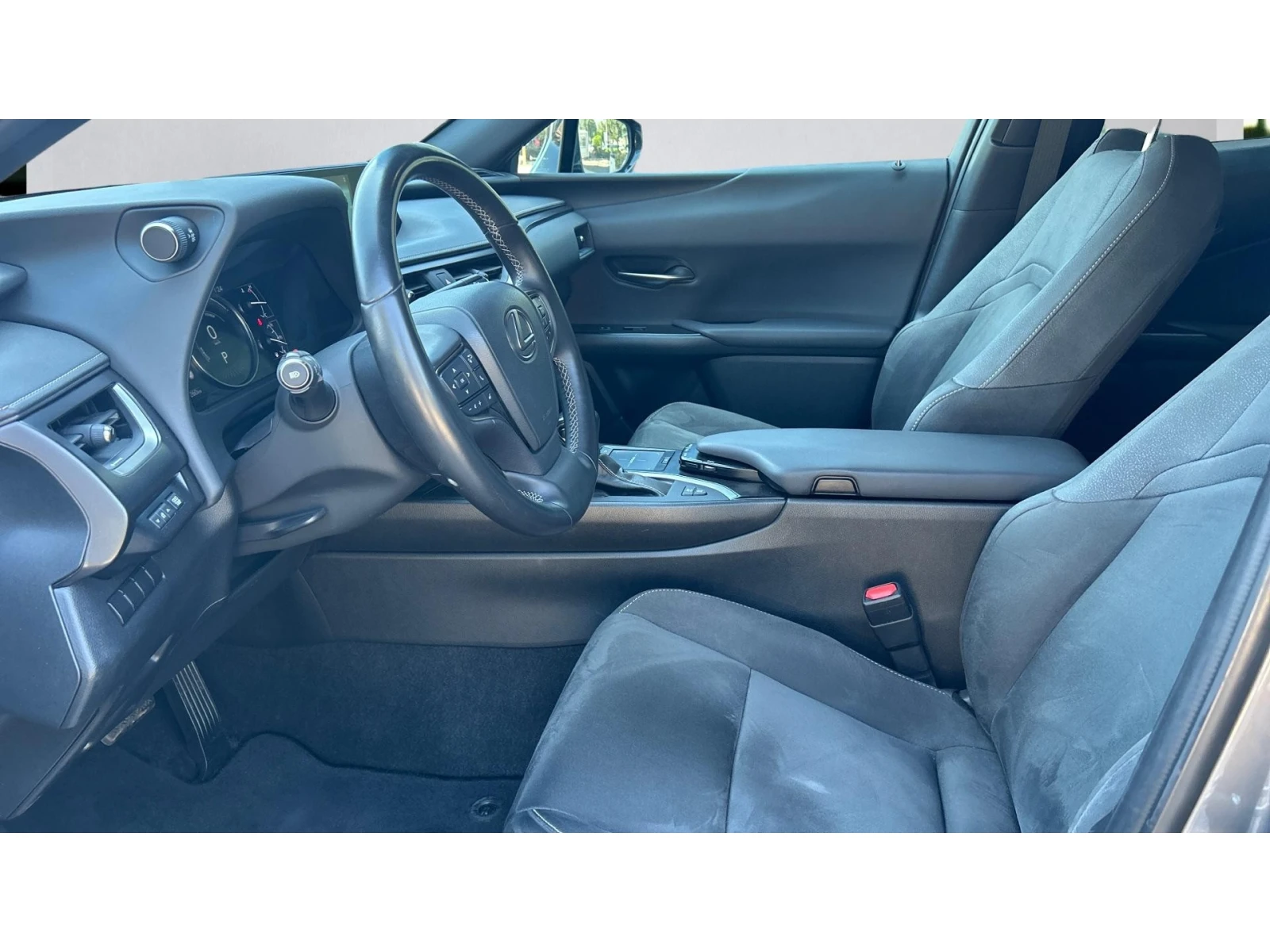 Lexus UX 250h Месечна вноска от 397  , снимка 12 - Автомобили и джипове - 56171768
