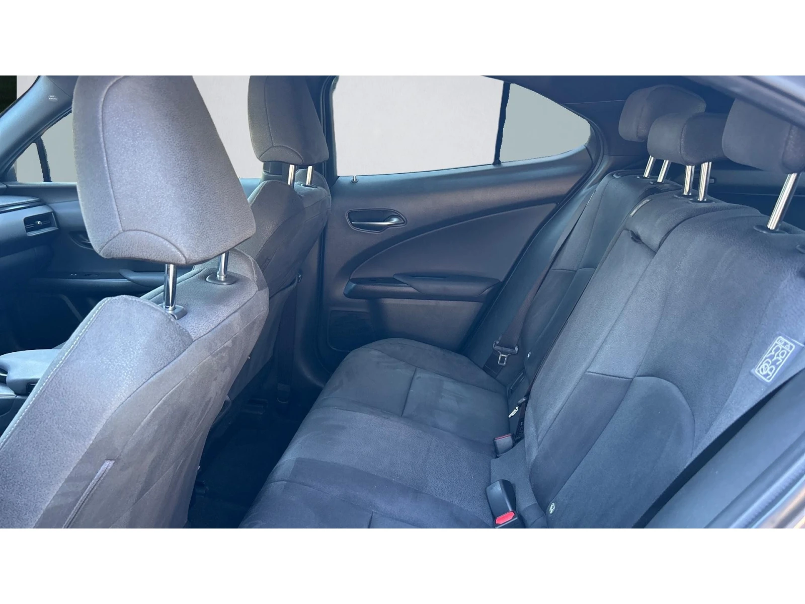 Lexus UX 250h Месечна вноска от 397  , снимка 11 - Автомобили и джипове - 56171768