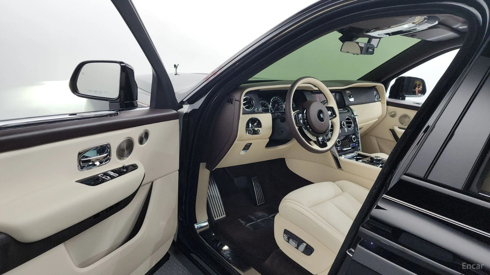 Rolls-Royce Cullinan Starlight Headliner* Spirit of Ecstasy* , снимка 6 - Автомобили и джипове - 56234389