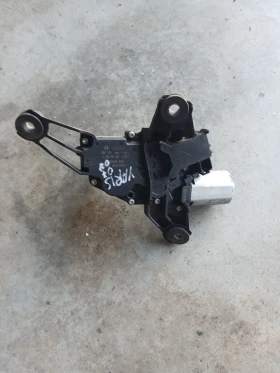 0 390 201 825 моторче задна чистачка Toyota Yaris , снимка 1
