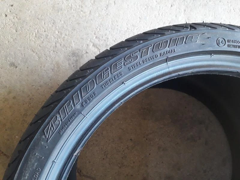 Гуми Летни 295/30R18, снимка 5 - Гуми и джанти - 45863888