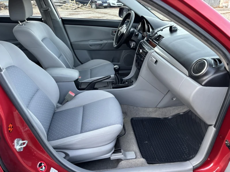 Mazda 3 1.4 i, снимка 10 - Автомобили и джипове - 48380380